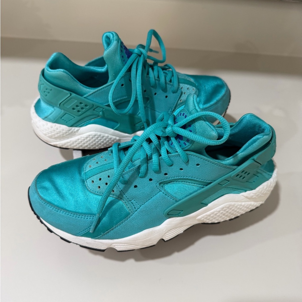 Nike Air Huarache Size 9 Teal/Turquoise Sneakers Lightweight  & Iconic Style - Picture 2 of 12